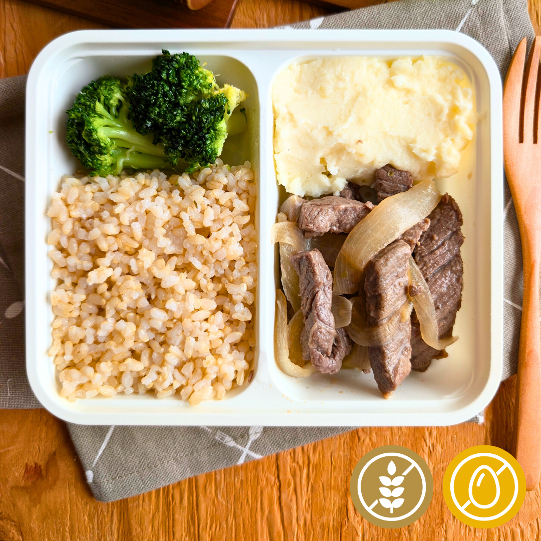 Steak with Caramelized Onions and Mashed Potatoes "S"
