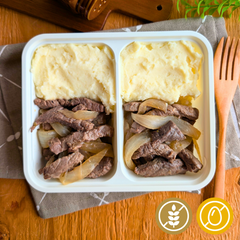 ビーフとオニオン& マッシュポテト添え「ダブルミックス」