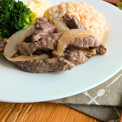 Steak with Caramelized Onions and Mashed Potatoes "S"